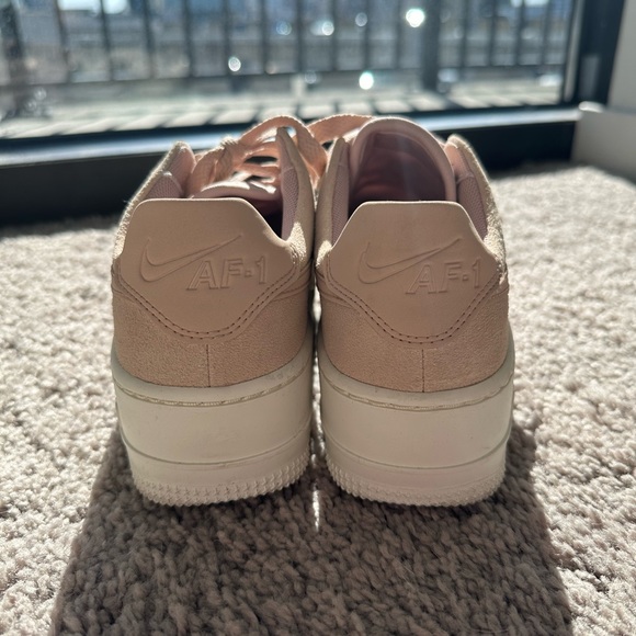 Women’s Nike Air Force One Sage Low Size 5 US - Picture 2 of 5